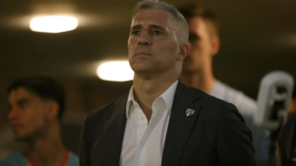 SP – MIRASSOL – 19/10/2025 – BRASILEIRO A 2025, MIRASSOL X SAO PAULO – Herman Crespo tecnico do Sao Paulo durante partida contra o Mirassol no estadio Jose Maria de Campos Maia pelo campeonato Brasileiro A 2025. Foto: Vinicius Silva/AGIF