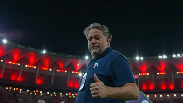 RJ - RIO DE JANEIRO - 17/04/2024 - BRASILEIRO A 2024, FLAMENGO X SAO PAULO - Julio Casares presidente do Sao Paulo antes da partida contra o Flamengo no estadio Maracana pelo campeonato Brasileiro A 2024. Foto: Thiago Ribeiro/AGIF