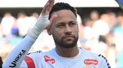 SP - SANTOS - 31/08/2025 - BRASILEIRO A 2025, SANTOS X FLUMINENSE - Neymar jogador do Santos durante partida contra o Fluminense no estadio Vila Belmiro pelo campeonato Brasileiro A 2025. Foto: Jota Erre/AGIF