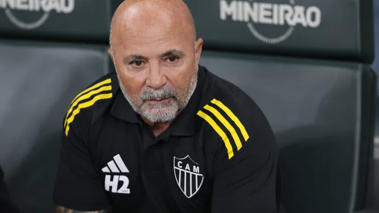 Treinador quer novos reforços - Foto: Gilson Lobo/AGIF.