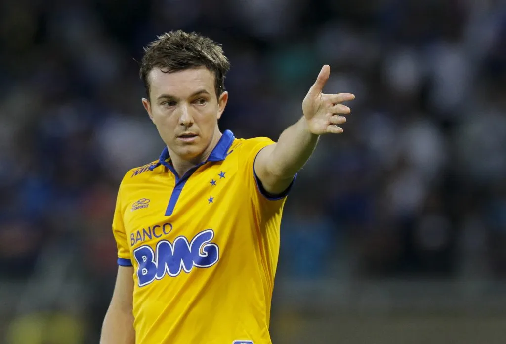 A camisa amarela do Cruzeiro. Foto: Washington Alves/Getty Images