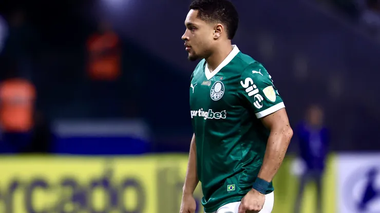 SP - SAO PAULO - 15/05/2025 - COPA LIBERTADORES 2025, PALMEIRAS X BOLIVAR - Vitor Roque jogador do Palmeiras durante partida contra o Bolivar no estadio Arena Allianz Parque pelo campeonato Copa Libertadores 2025. Foto: Marcello Zambrana/AGIF