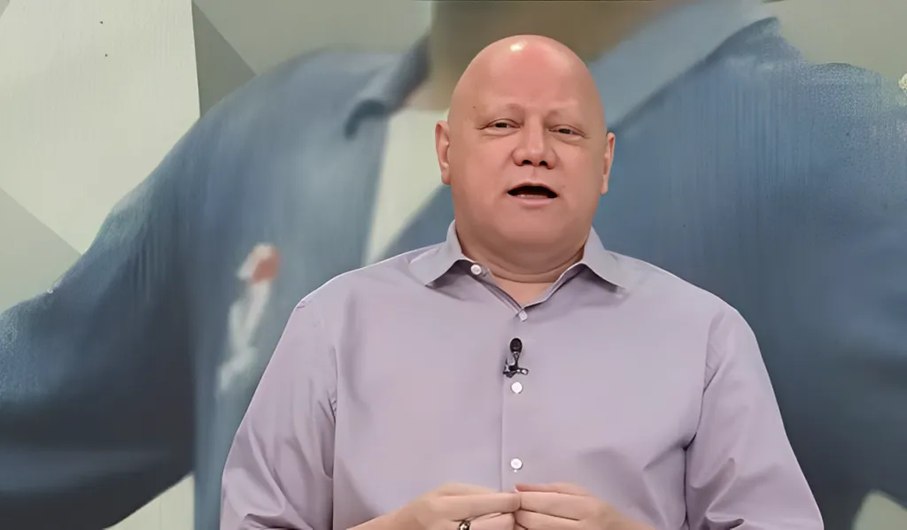 Foto: Reprodução/YouTube Jogo Aberto – Ronaldo Giovanelli, ídolo do Corinthians, foi zoar Dracena e levou invertida ao vivo.