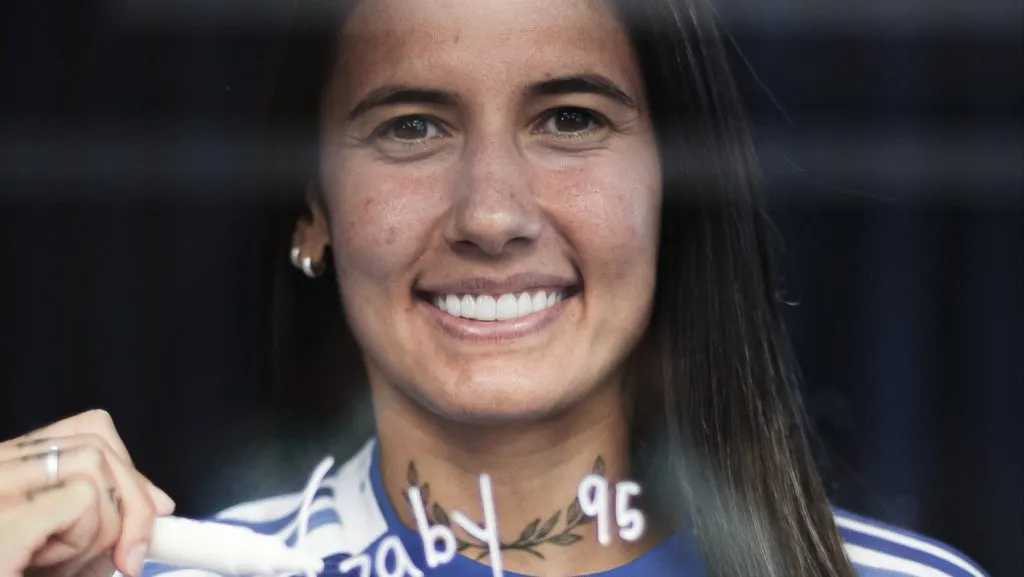 Gaby Soares meia do Cruzeiro