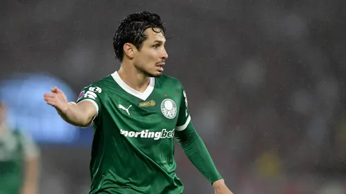Raphael Veiga é criticado pelos torcedores do Palmeiras. Foto: Thiago Ribeiro/AGIF
