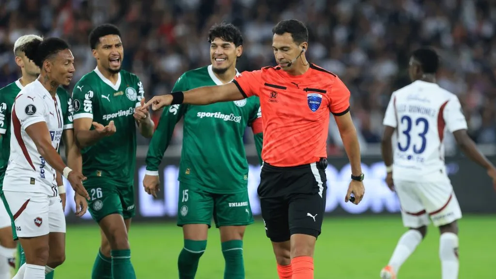 Facundo Tello, árbitro de LDU x Palmeirs