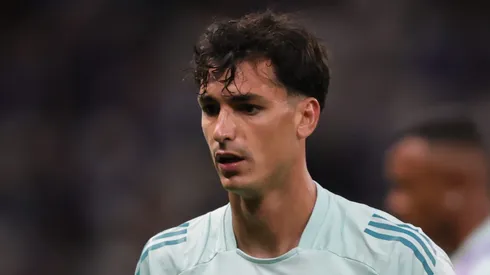 Dinenno tem prazo para retornar ao clube após lesão