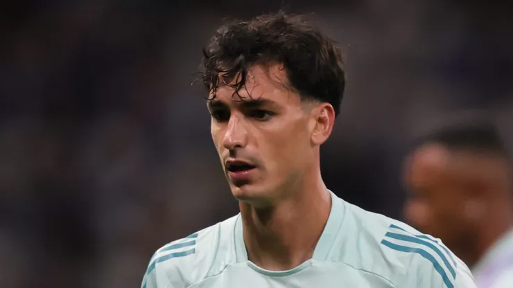 Dinenno tem prazo para retornar ao clube após lesão