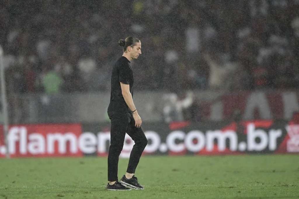 Filipe Luis tecnico do Flamengo durante partida contra o Palmeiras no estadio Maracana pelo campeonato Brasileiro A 2025. Foto: Thiago Ribeiro/AGIF