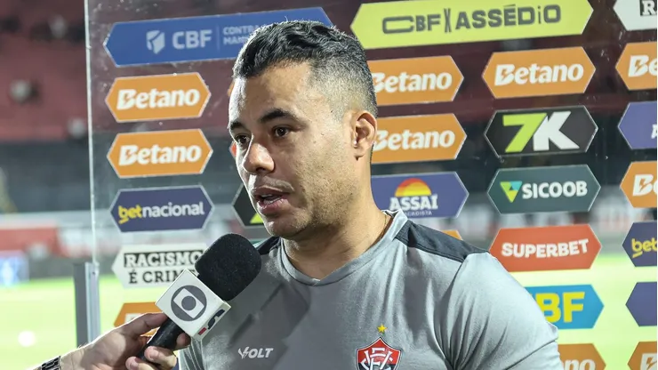 Jair Ventura durante partida do Leão na Série A.