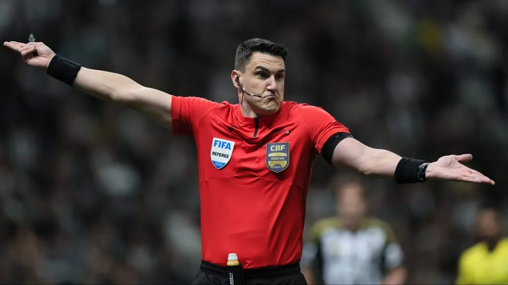 Rafael Klein em jogo do Cruzeiro. Foto: Gilson Lobo/AGIF