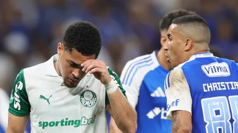 Vitor Roque durante partida no Mineirão.