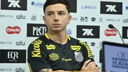 SP - SANTOS - 17/10/2025 - SANTOS, COLETIVA - Alvaro Barreal jogador do Santos durante coletiva de imprensa antes do treino da equipe realizado no CT Rei Pele. Foto: Jota Erre/AGIF