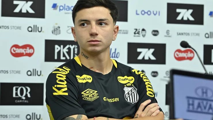 SP - SANTOS - 17/10/2025 - SANTOS, COLETIVA - Alvaro Barreal jogador do Santos durante coletiva de imprensa antes do treino da equipe realizado no CT Rei Pele. Foto: Jota Erre/AGIF