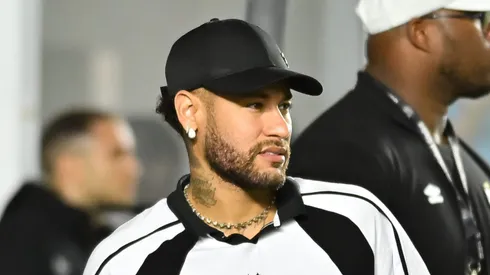 Ney Jr. durante jogo na Vila Belmiro.