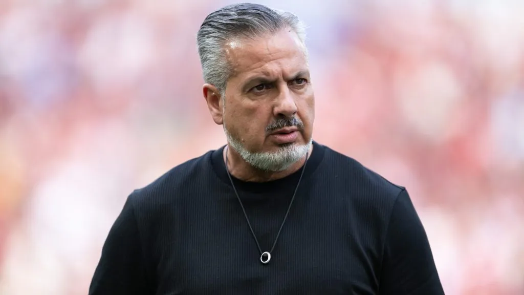 RJ – RIO DE JANEIRO – 31/08/2025 – BRASILEIRO A 2025, FLAMENGO X GREMIO – Jose Boto diretor de futebol do Flamengo durante partida contra o Gremio no estadio Maracana pelo campeonato Brasileiro A 2025. Foto: Jorge Rodrigues/AGIF