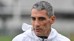 Vojvoda durante treino no CT Rei Pelé.