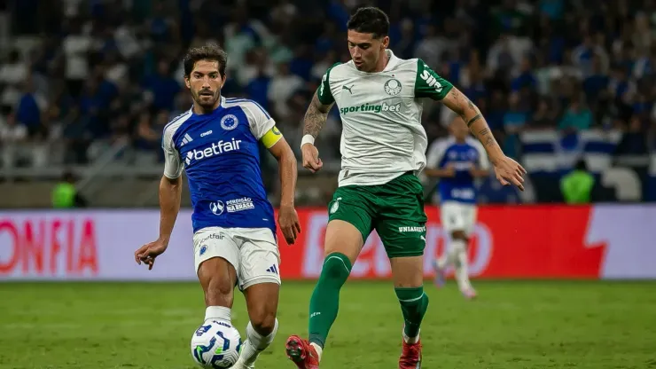 No primeiro turno, o Palmeiras foi derrotado pelo Cruzeiro no Mineirão por 2 a 1 – Foto: Fernando Moreno/AGIF