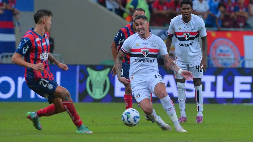 Luciano, jogador do São Paulo, durante partida contra o Bahia no estadio Arena Fonte Nova pelo campeonato Brasileiro A 2025. Foto: Walmir Cirne/AGIF
