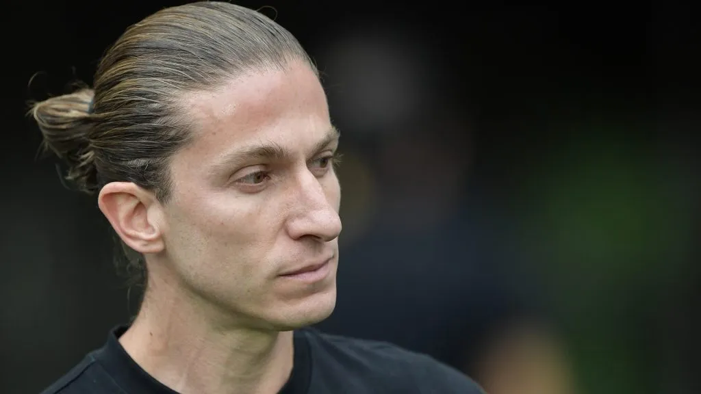 Filipe Luís no comando do Flamengo – Foto: Thiago Ribeiro/AGIF