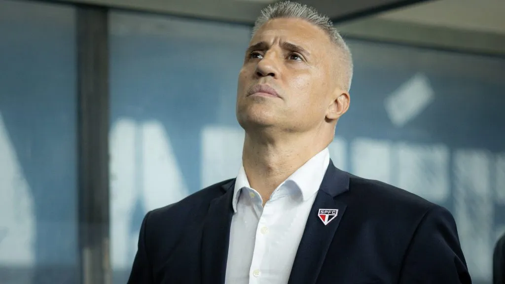 Hernán Crespo durante partida do São Paulo no Brasileirão Betano – Foto: Maxi Franzoi/AGIF