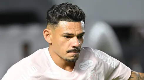 Tiquinho durante partida do Peixe em casa