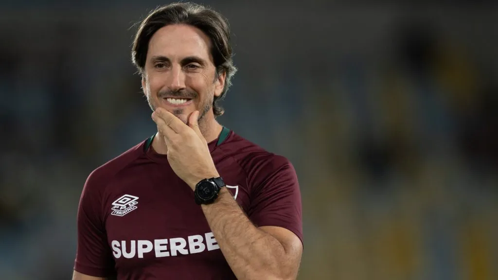 Zubeldía durante partida do Fluminense no Brasileirão – Foto: Jorge Rodrigues/AGIF