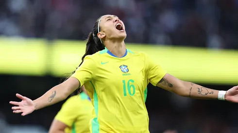 Bia Zaneratto celebra gol contra Inglaterra - Foto: Lívia Villas Boas / CBF