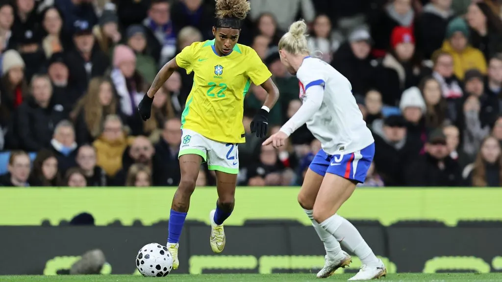 Jogadoras da Inglaterra e Brasil em amistoso 2025