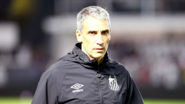 Vojvoda é o técnico do Santos. Foto: Mauricio De Souza/AGIF