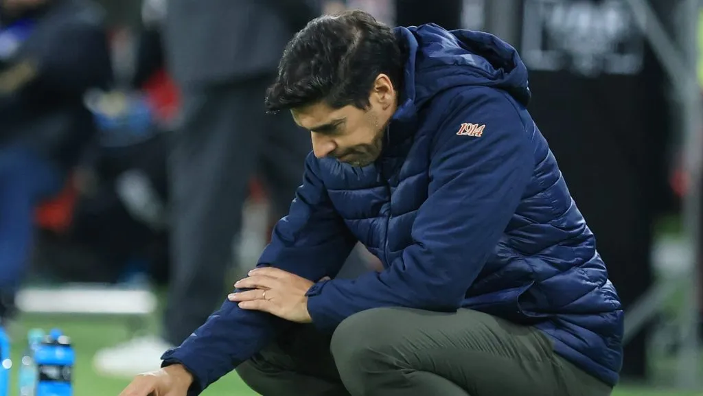 Abel Ferreira, técnico do Palmeiras em partida pelo campeonato brasileiro (Foto: Franklin Jacome/Getty Images)