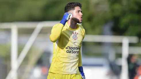 BA - SALVADOR - 25/10/2025 - BRASILEIRO A 2025, VITORIA X CORINTHIANS - Felipe Longo jogador do Corinthians durante partida contra o Vitoria no estadio Barradao pelo campeonato Brasileiro A 2025. Foto: Jhony Pinho/AGIF