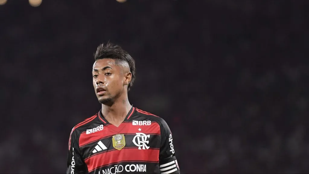 RJ – RIO DE JANEIRO – 25/08/2025 – BRASILEIRO A 2025, FLAMENGO X VITORIA – Bruno Henrique jogador do Flamengo durante partida contra o Vitoria no estadio Maracana pelo campeonato Brasileiro A 2025. Foto: Thiago Ribeiro/AGIF