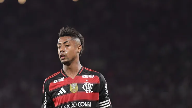 RJ - RIO DE JANEIRO - 25/08/2025 - BRASILEIRO A 2025, FLAMENGO X VITORIA - Bruno Henrique jogador do Flamengo durante partida contra o Vitoria no estadio Maracana pelo campeonato Brasileiro A 2025. Foto: Thiago Ribeiro/AGIF
