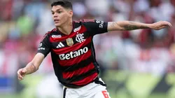 Ayrton Lucas começou bem a partida na Arena Castelão