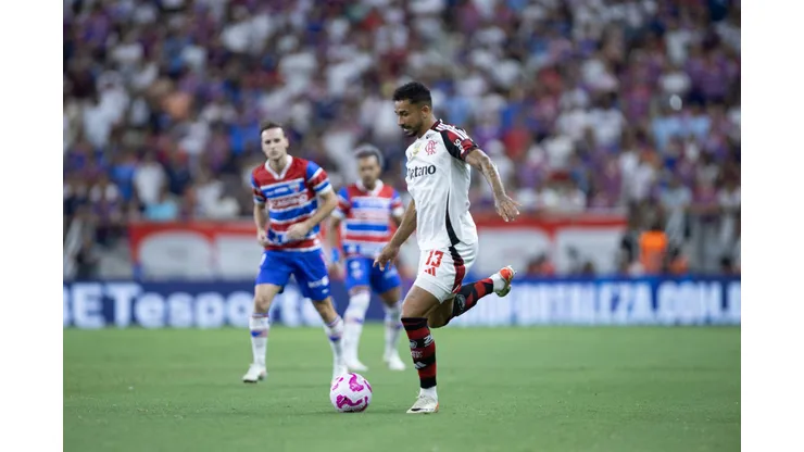 CE - FORTALEZA - 25/10/2025 - BRASILEIRO A 2025, FORTALEZA X FLAMENGO - [Danilo] jogador do Flamengo durante partida contra o Fortaleza no estadio Arena Castelao pelo campeonato Brasileiro A 2025. Foto: Baggio Rodrigues/AGIF