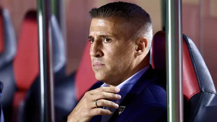 Hernan Crespo técnico do São Paulo durante partida contra o Bahia - Foto: Marcello Zambrana/AGIF