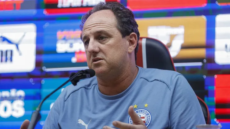 Ceni durante a coletiva pós-jogo deste sábado (25)