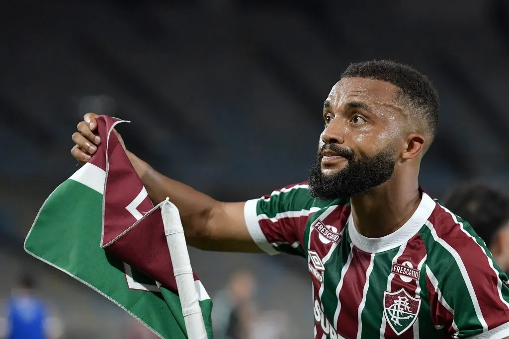 Samuel Xavier jogador do Fluminense durante partida contra o Internacional no estadio Maracana pelo campeonato Brasileiro A 2025. Foto: Thiago Ribeiro/AGIF
