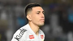 Escobar durante partida contra o Santos