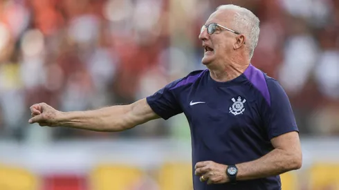 Dorival Jr terá que encontrar soluções para o próximo jogo, contra o Grêmio. Foto: Jhony Pinho/AGIF