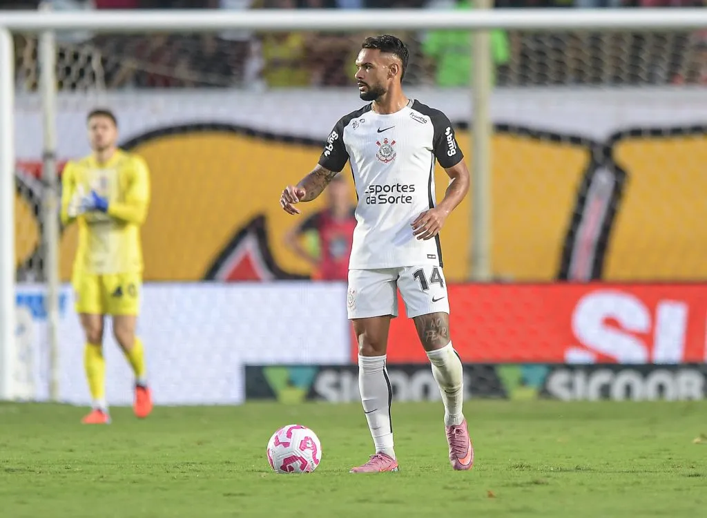 Raniele é um dos que estão suspensos no Corinthians. Foto: Jhony Pinho/AGIF