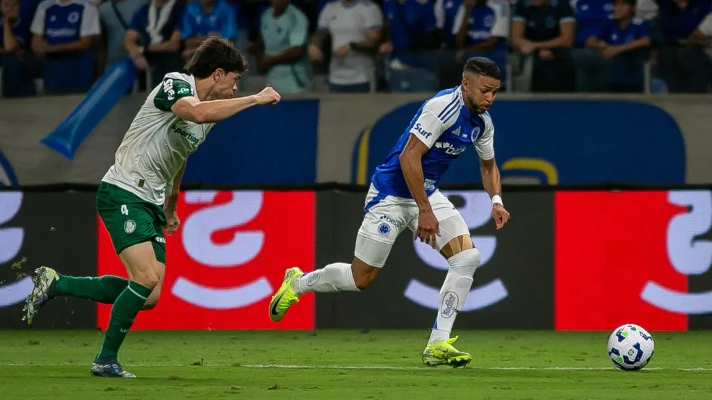 Wanderson jogador do Cruzeiro durante partida contra o Palmeiras no estadio Mineirao pelo campeonato Brasileiro A 2025. Foto: Fernando Moreno/AGIF