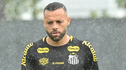 Guilherme durante treino no Peixe