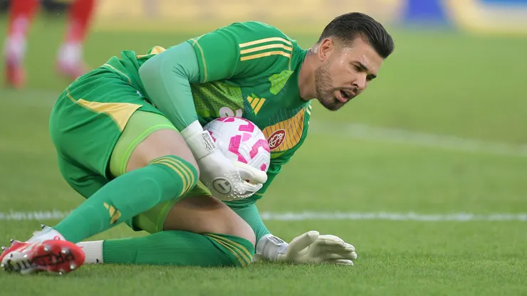 Ivan goleiro do Internacional durante partida contra o Fluminense no estadio Maracana pelo campeonato Brasileiro A 2025. Foto: Thiago Ribeiro/AGIF