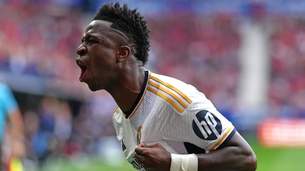 Vini Jr. em campo pelo Real Madrid. (Photo by Juan Manuel Serrano Arce/Getty Images)