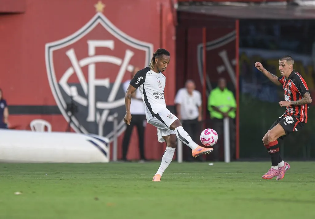 Carrillo jogador do Corinthians durante partida contra o Vitoria – Foto: Jhony Pinho/AGIF