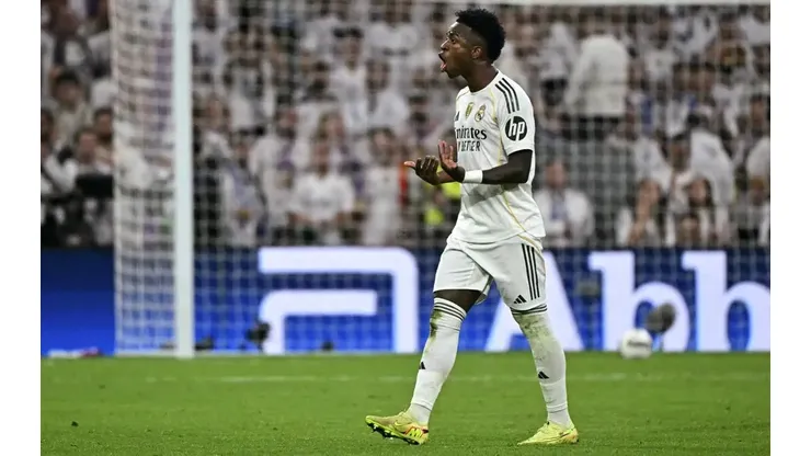 Vinícius Júnior questiona substituição em Real Madrid x Barcelona (Foto: JAVIER SORIANO / AFP)