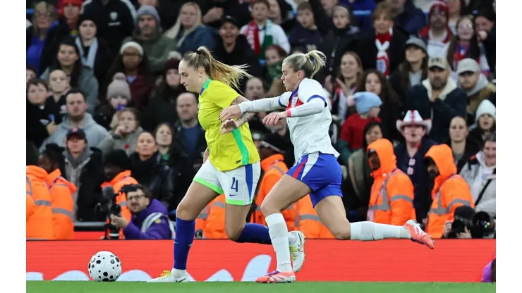 Isa Haas no duelo contra a Inglaterra. Foto: Lívia Villas Boas/CBF