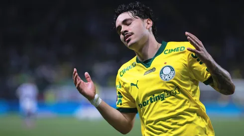 Mauricio, jogador do Palmeiras, lamenta durante partida contra o Cruzeiro no estadio Arena Allianz Parque pelo campeonato Brasileiro A 2025. Foto: Ettore Chiereguini/AGIF